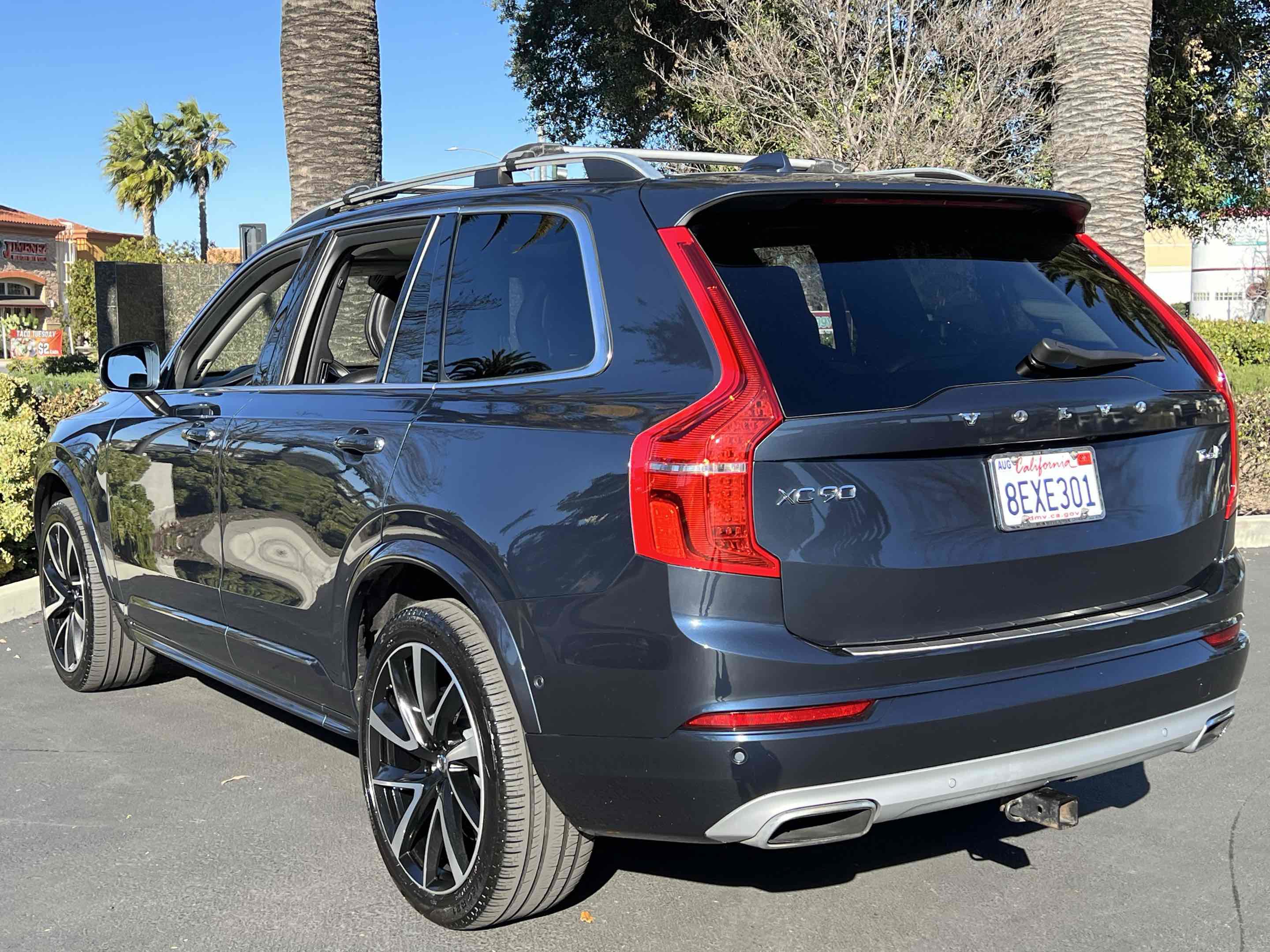 Used 2019 Volvo XC90 T6 Momentum w/ Advanced Package image 2
