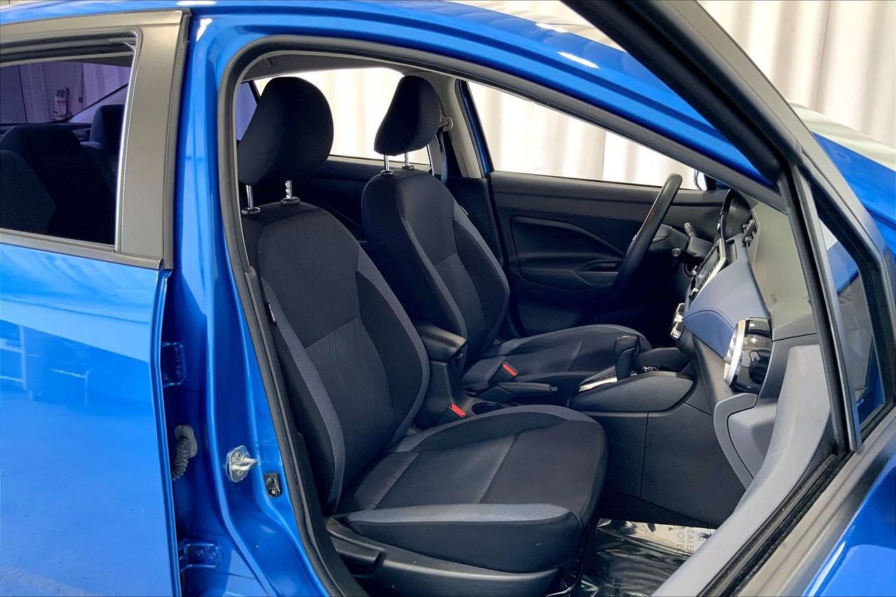 Used 2023 Nissan Versa SV FWD image 6