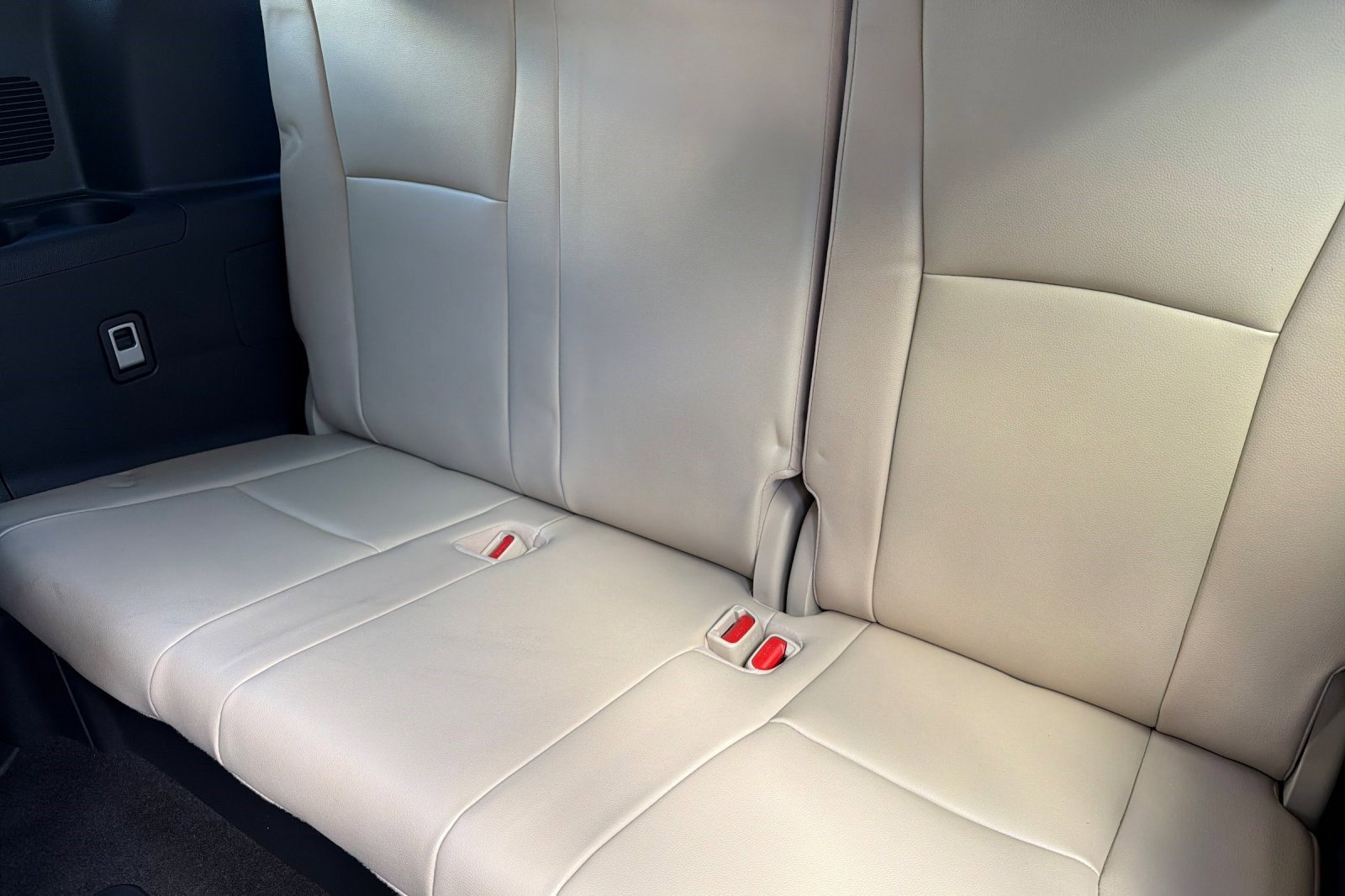 Used 2022 Toyota Highlander XLE image 19