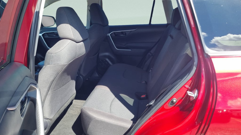 Certified 2023 Toyota RAV4 LE FWD image 10