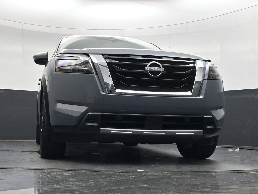 Certified 2025 Nissan Pathfinder Platinum w/ Cargo Package AWD/4WD image 43