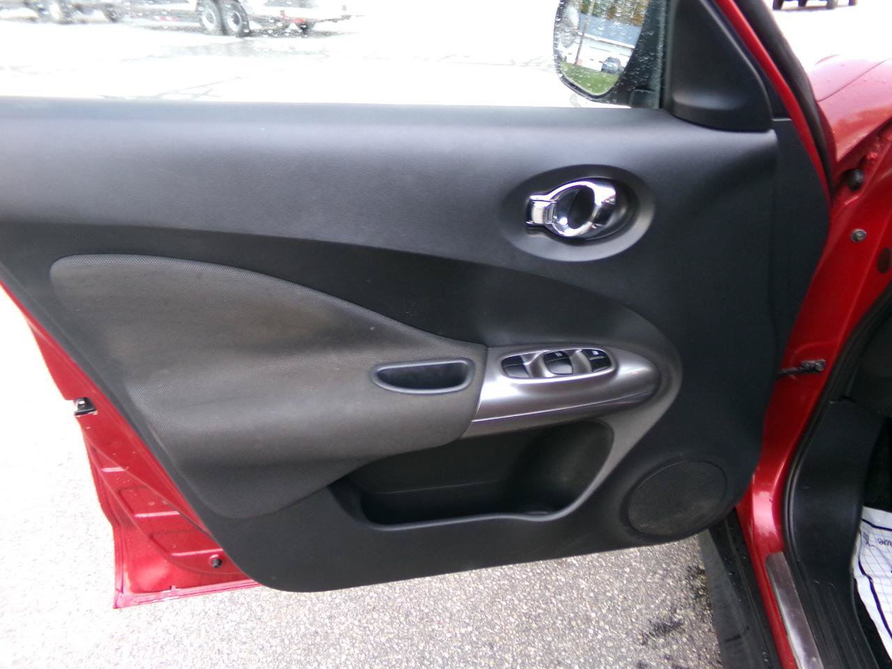 Used 2012 Nissan Juke SL AWD/4WD image 13