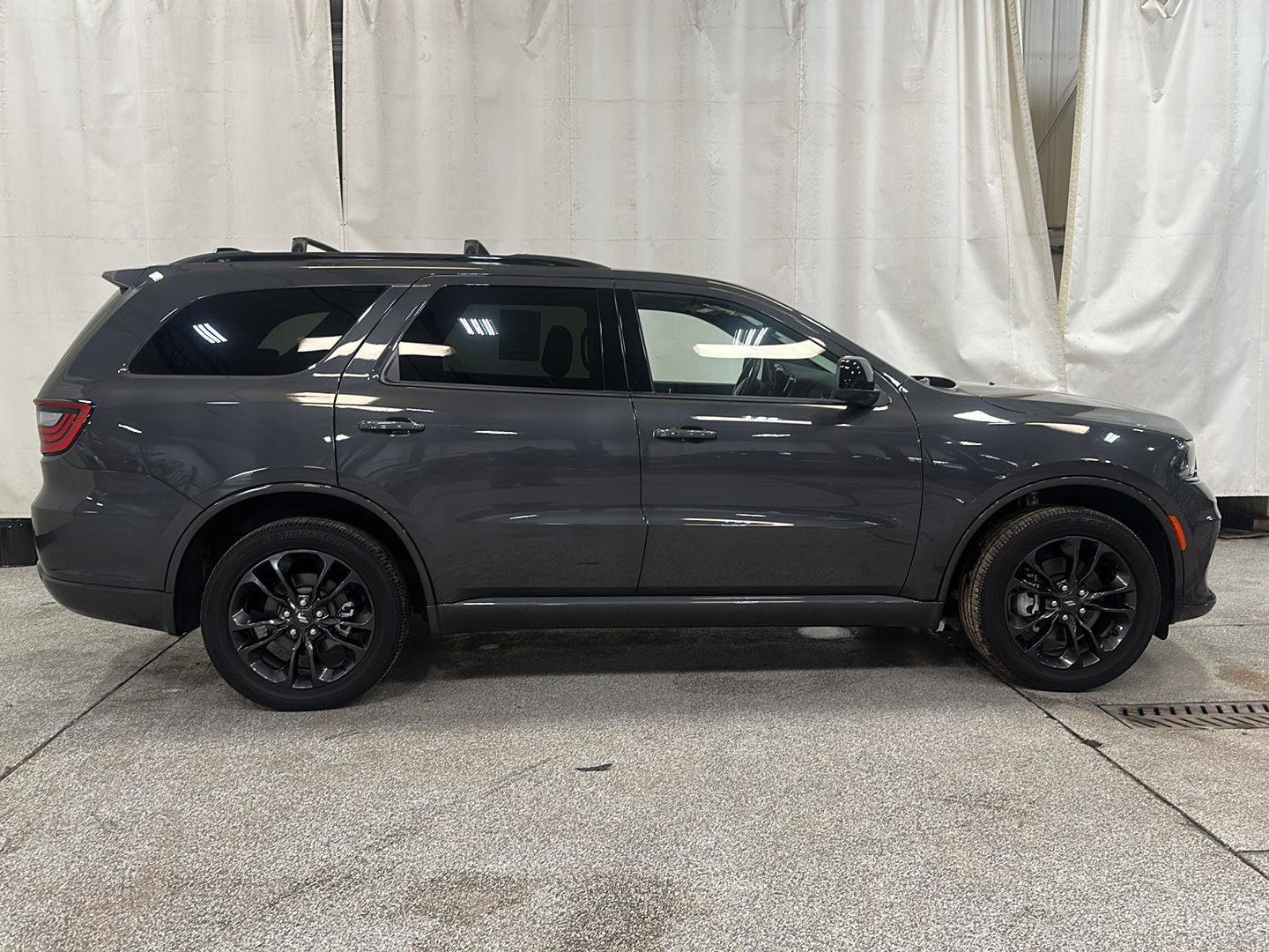 Certified 2024 Dodge Durango SXT w/ SXT Blacktop Group AWD/4WD image 7