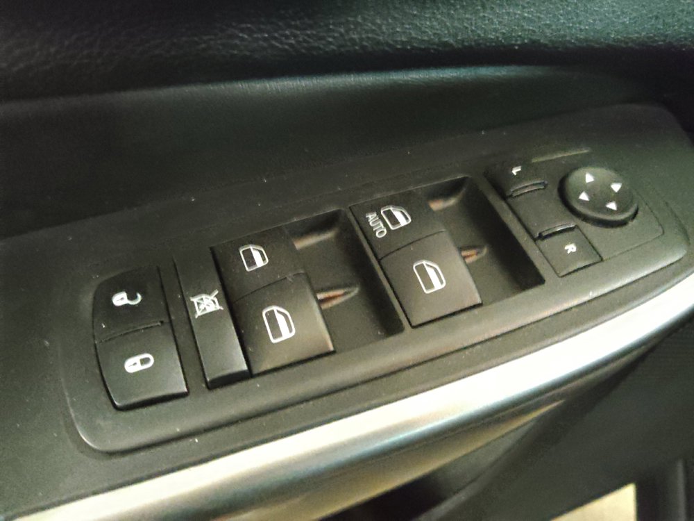 Used 2020 Jeep Cherokee Latitude FWD image 27