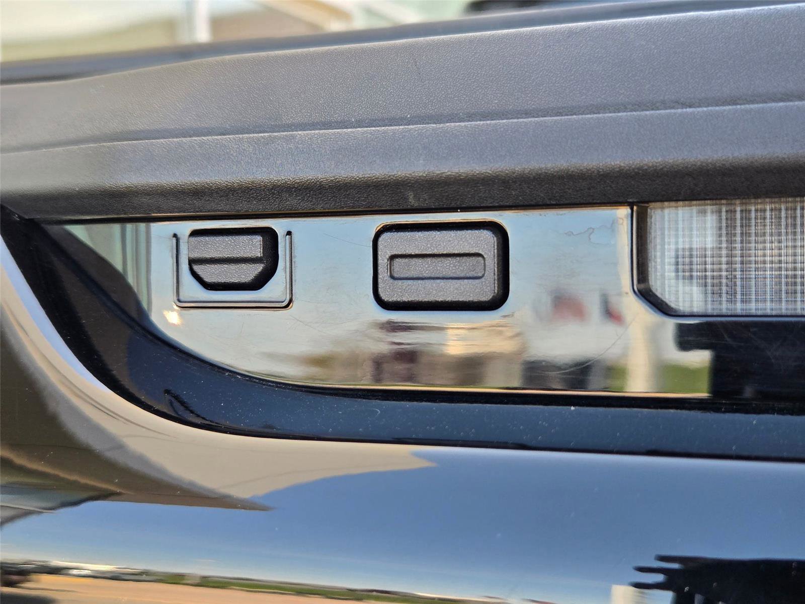 Used 2025 GMC Hummer EV 3X w/ LPO, Dark Essentials Package image 31