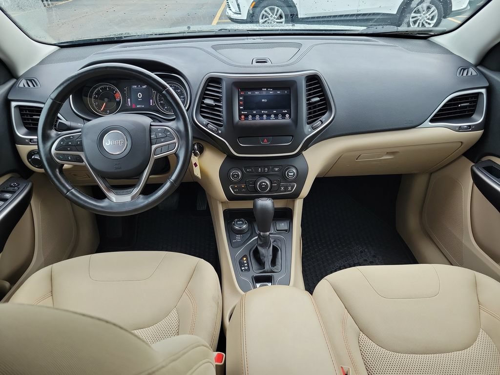 Used 2020 Jeep Cherokee Latitude w/ Cold Weather Group AWD/4WD image 12