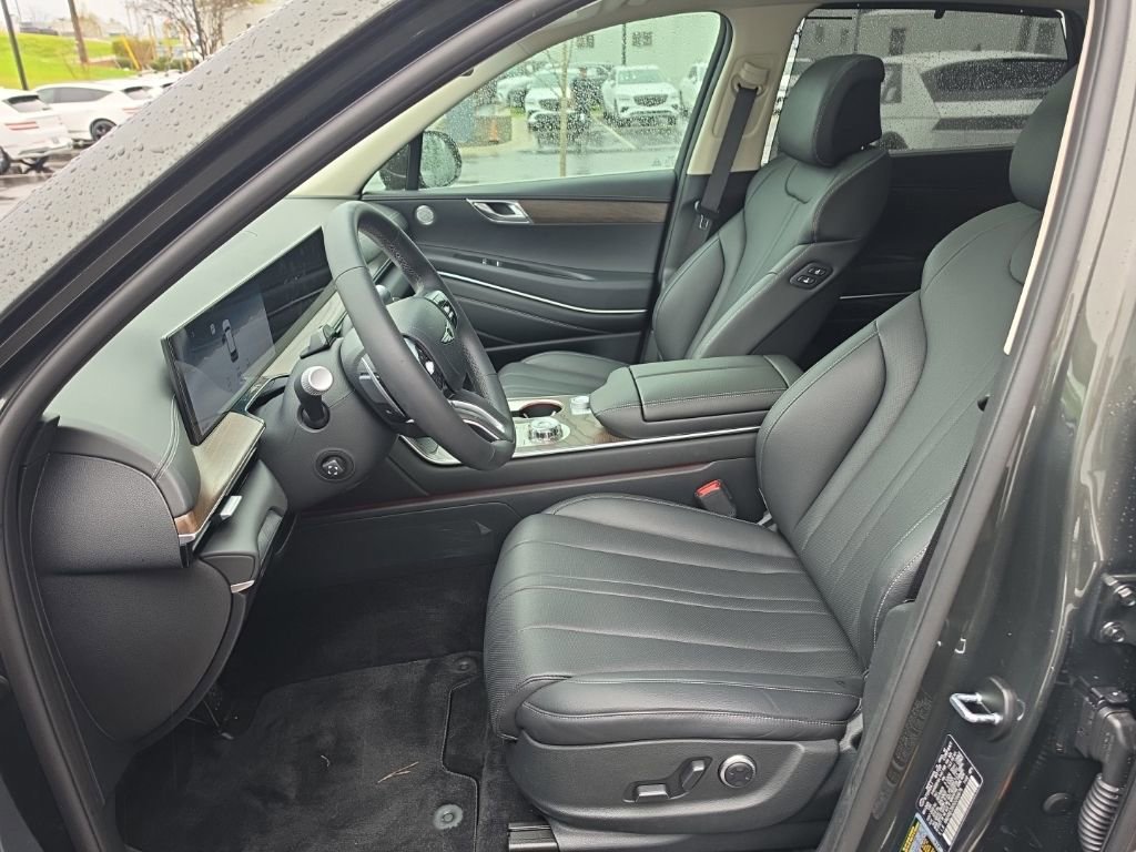 Used 2025 Genesis GV80 2.5T Select image 10
