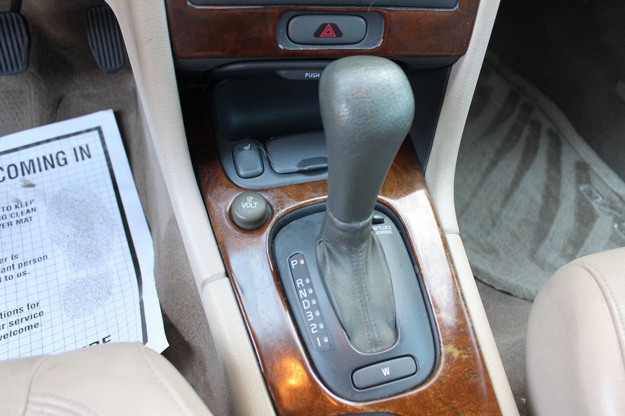 Used 2000 Volvo C70 LT FWD image 30