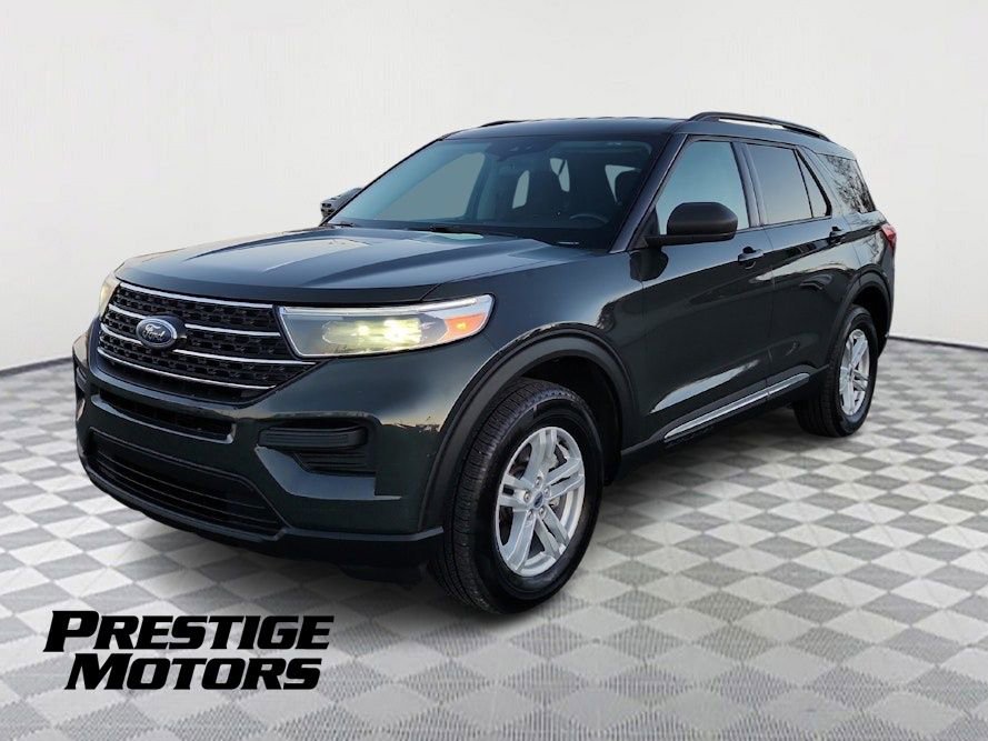 Used 2022 Ford Explorer XLT AWD/4WD image 3