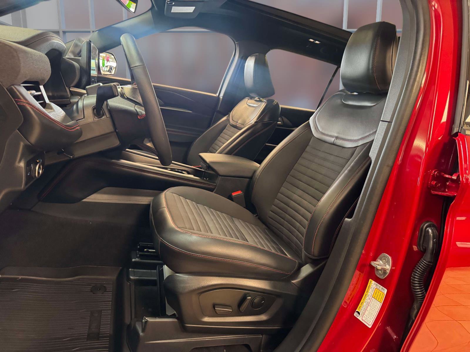 Certified 2026 Ford Explorer ST-Line w/ ST-Line Street Pack image 14