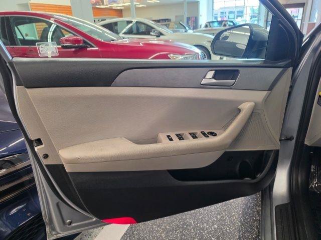Used 2017 Hyundai Sonata SE FWD image 24