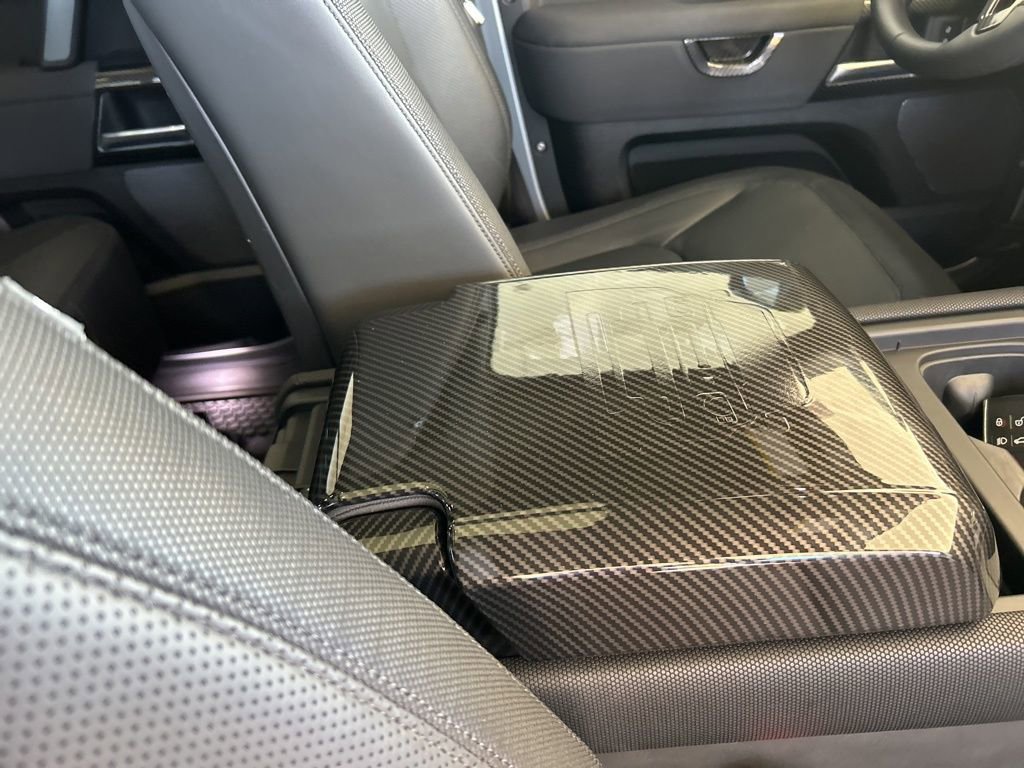 Used 2023 Land Rover Defender 110 X-Dynamic SE image 27