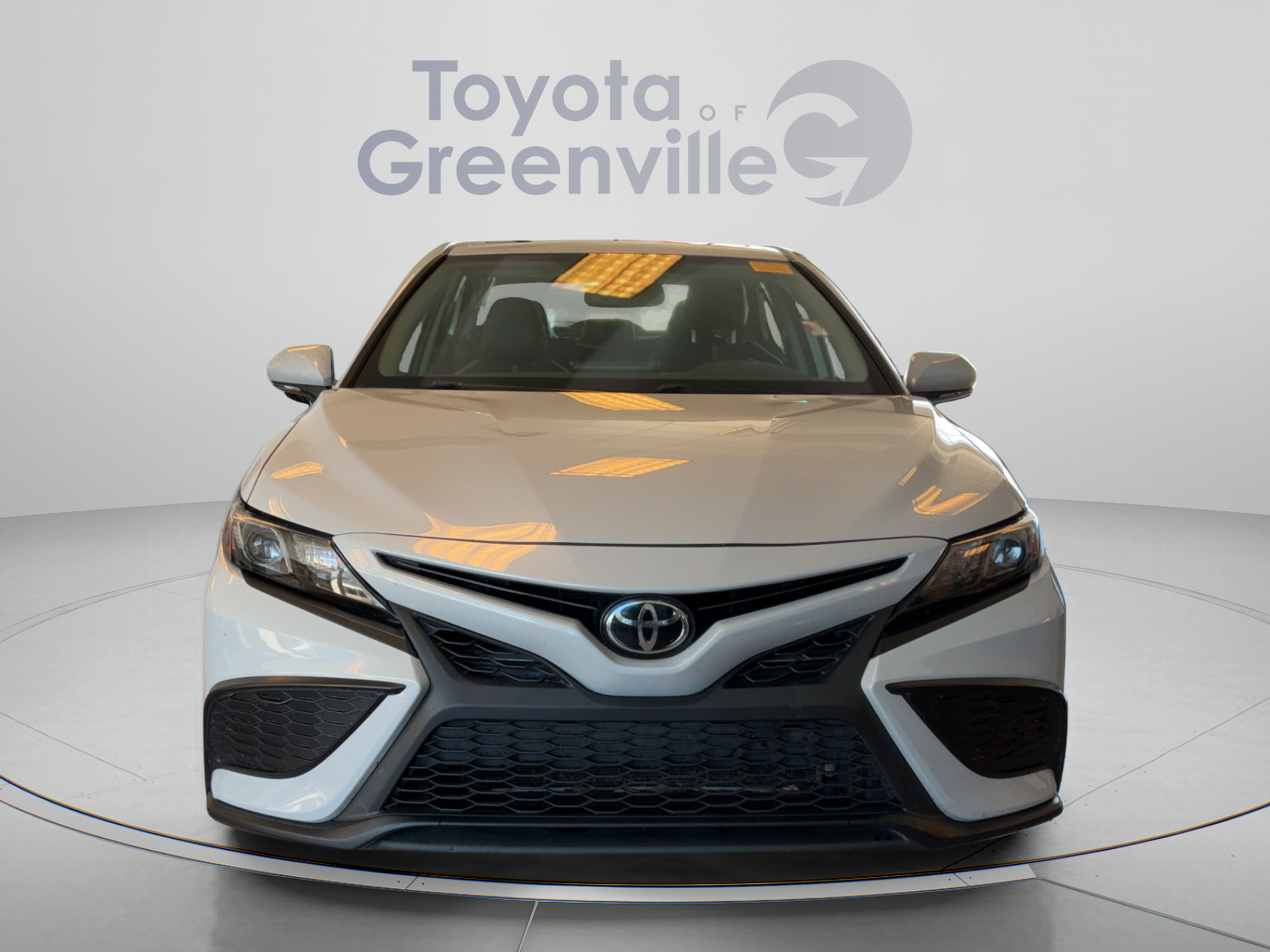 Used 2022 Toyota Camry SE w/ Audio Upgrade Package FWD image 9