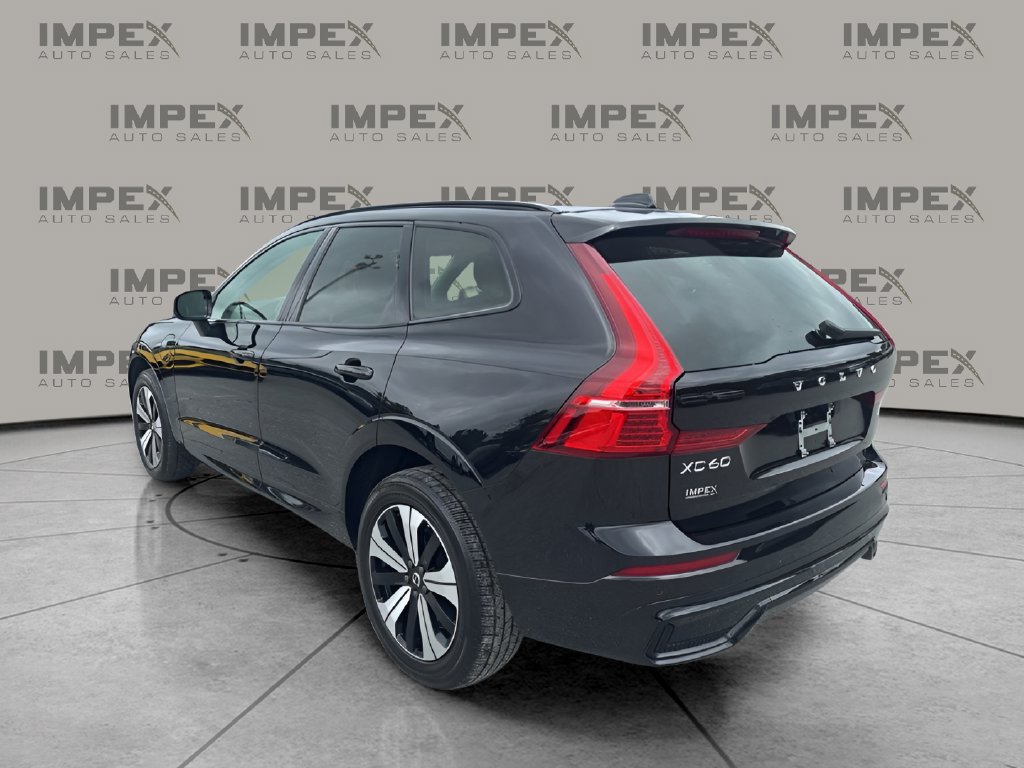 Used 2024 Volvo XC60 T8 Core AWD/4WD image 3