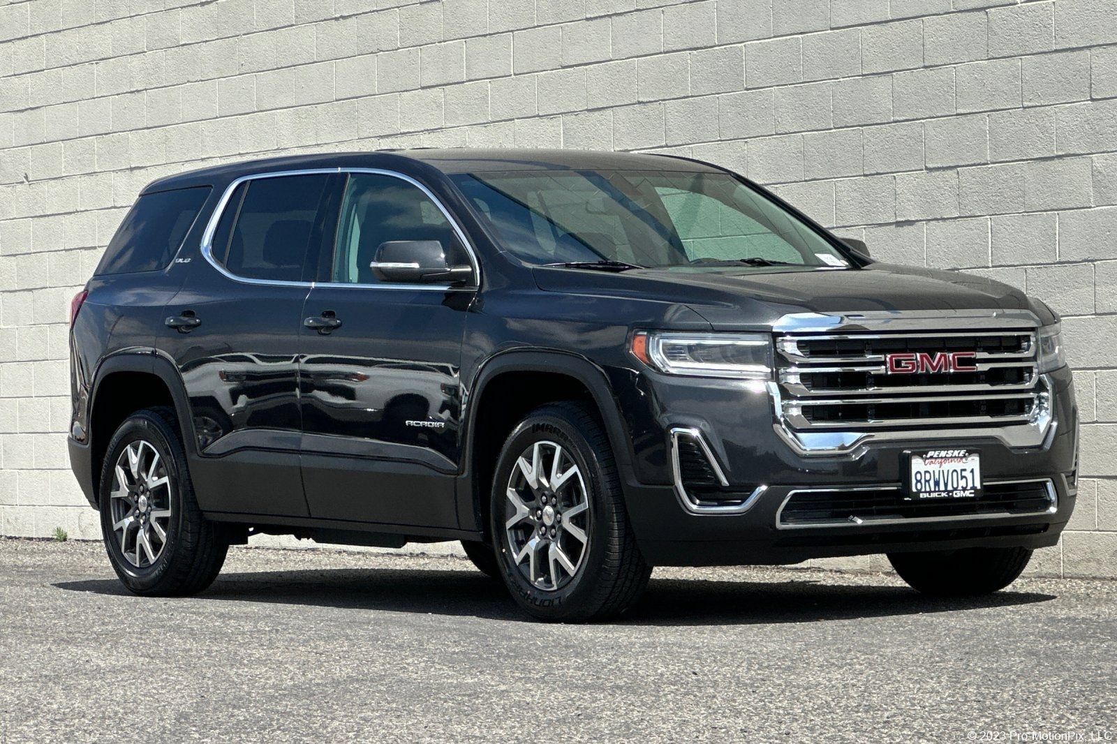 Certified 2020 GMC Acadia SLE FWD image 1