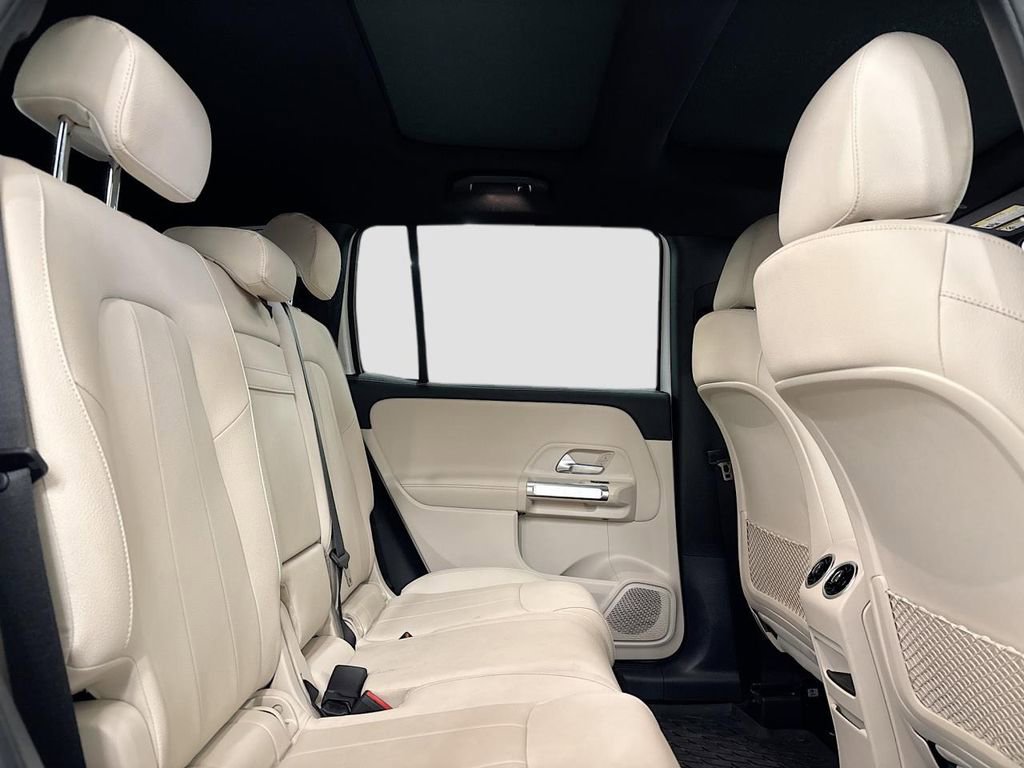 Used 2025 Mercedes-Benz GLB 250 image 16
