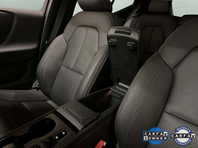 Used 2025 Volvo XC40 B5 Core image 65