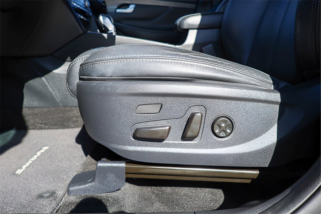 Used 2020 Hyundai Santa Fe Limited image 14