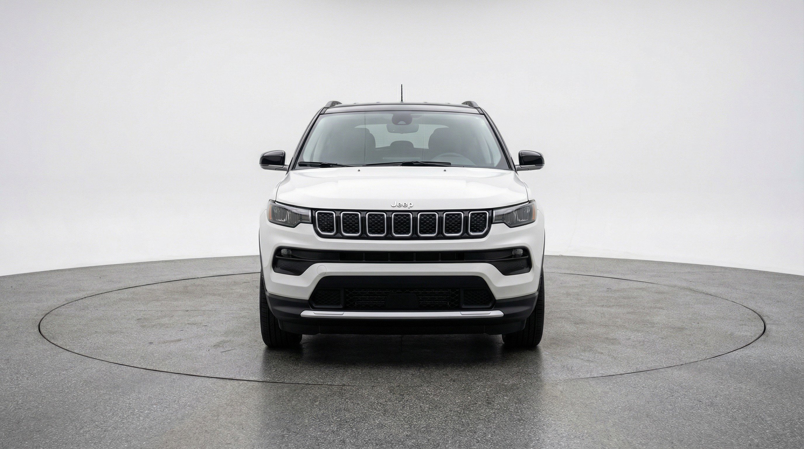 Used 2025 Jeep Compass Limited AWD/4WD image 2