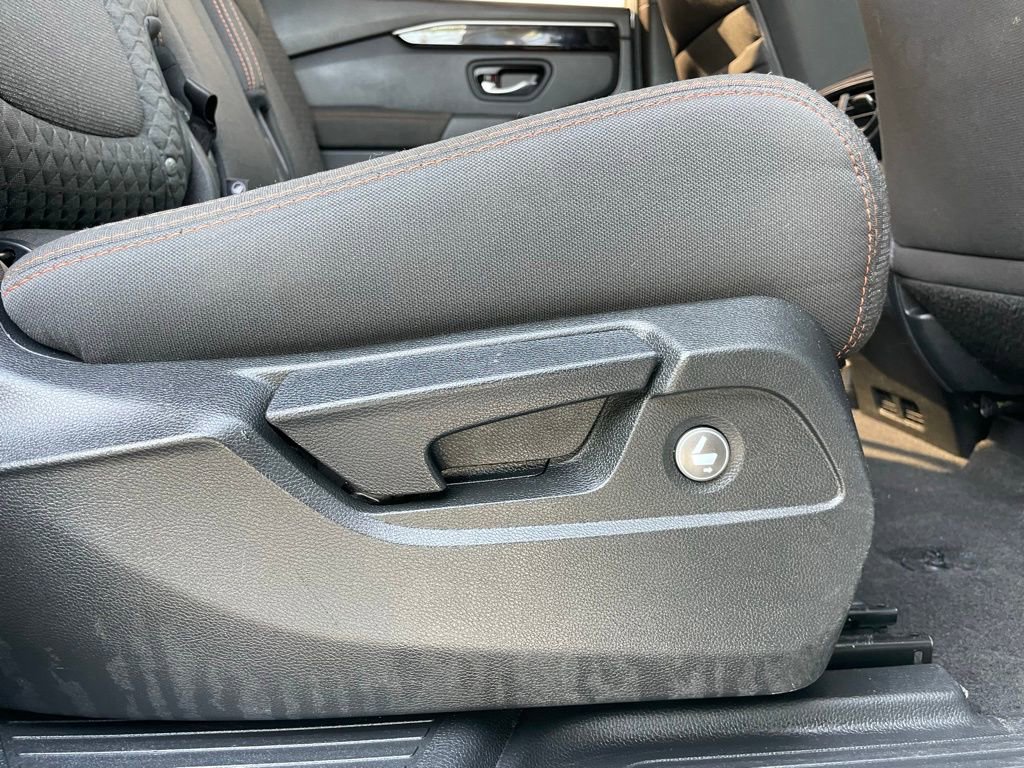 Certified 2025 Honda Pilot Sport image 35