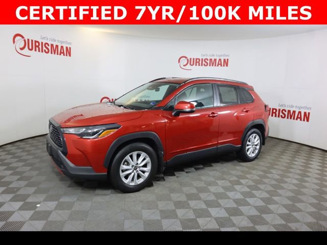 Used 2024 Toyota Corolla Cross LE image 2