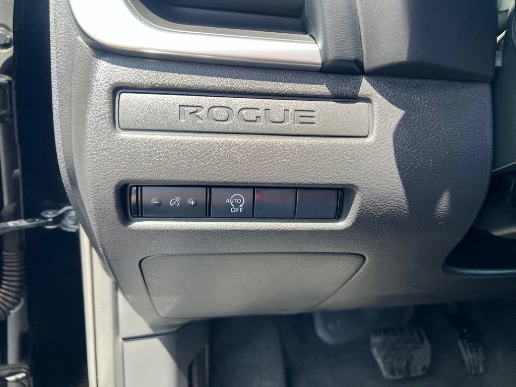 Used 2023 Nissan Rogue S AWD/4WD image 43
