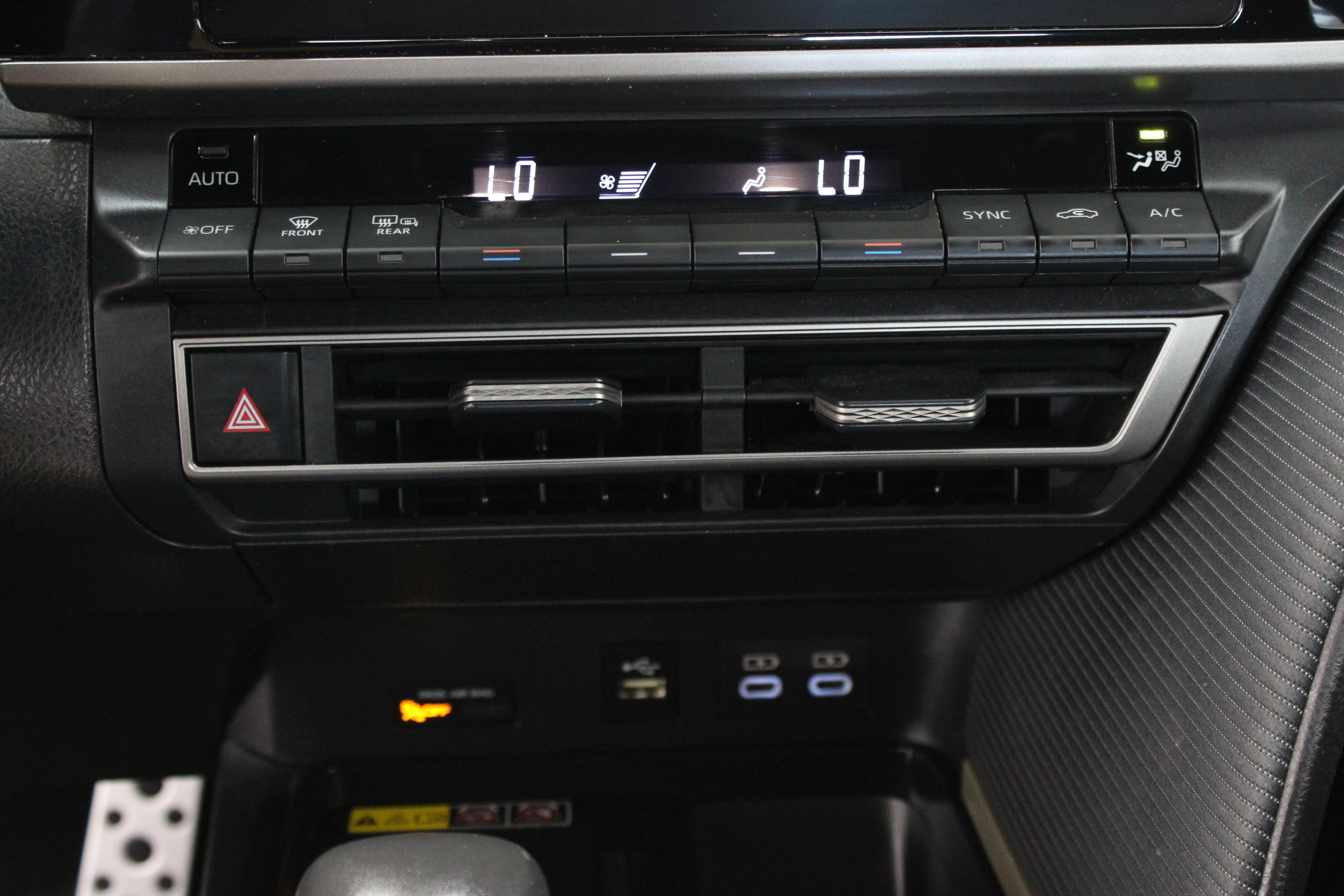 Used 2025 Toyota Camry SE FWD image 20