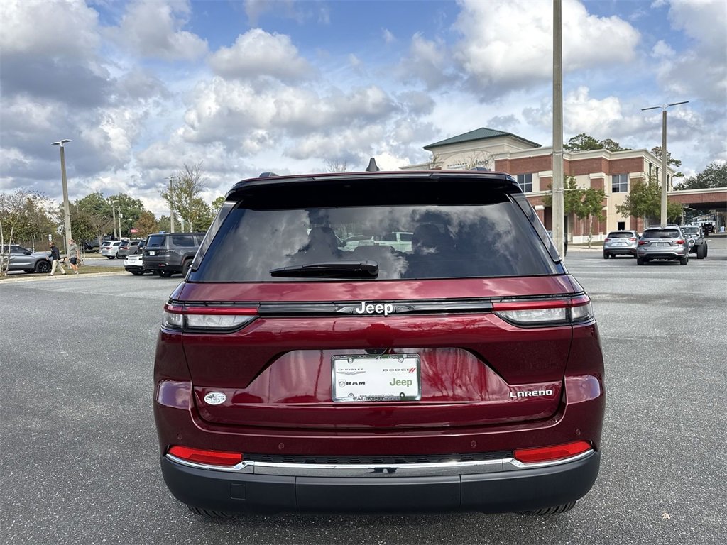 New 2025 Jeep Grand Cherokee Laredo X w/ Luxury Tech Group I image 4