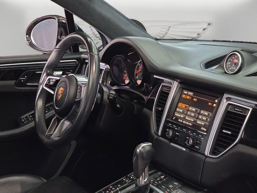 Used 2015 Porsche Macan Turbo image 27