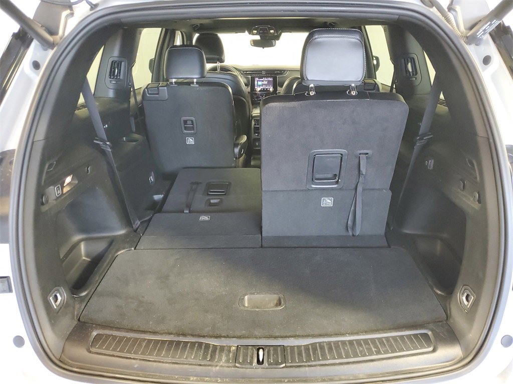 Used 2023 Jeep Grand Cherokee L Laredo image 26