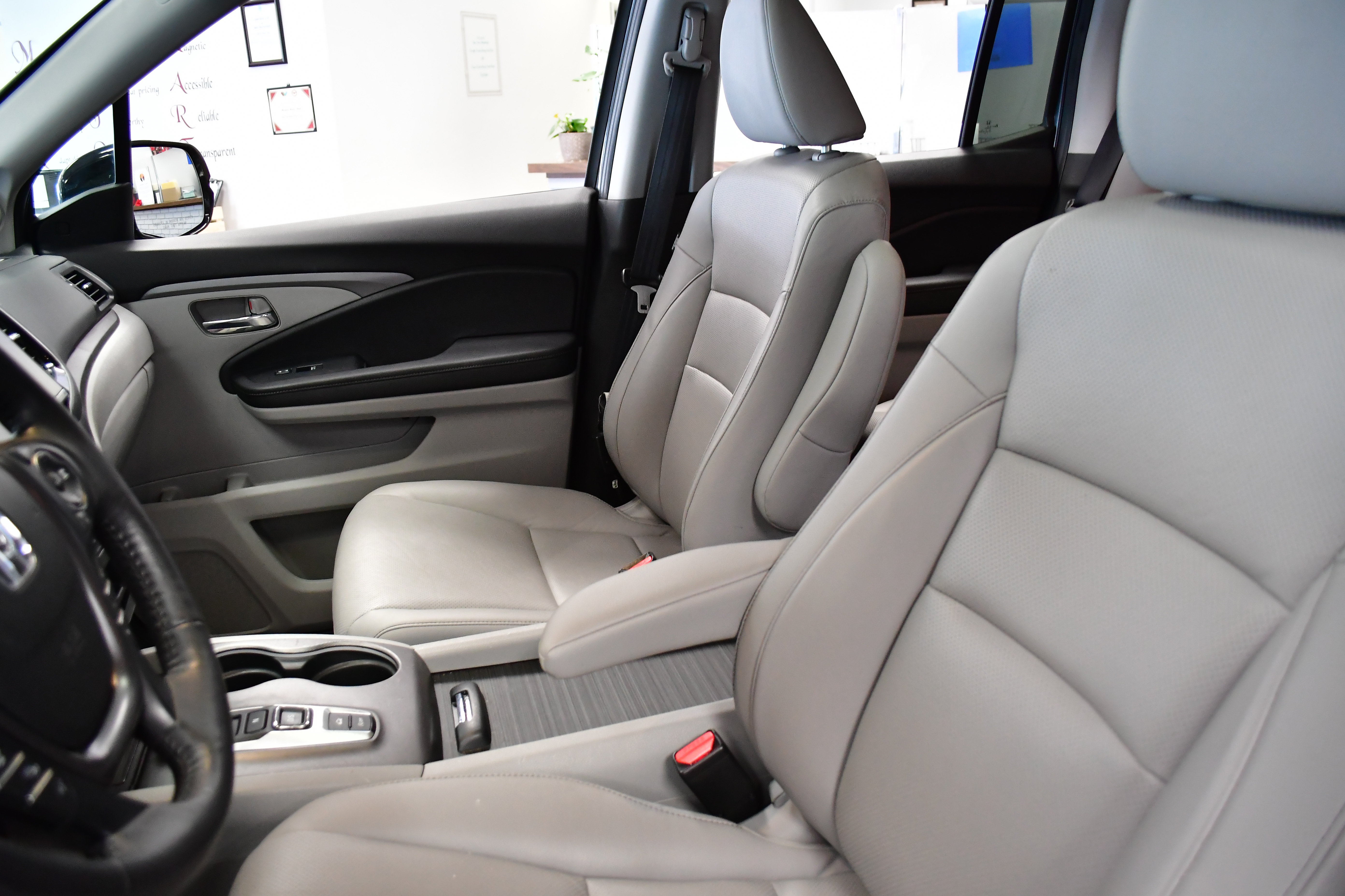 Used 2023 Honda Ridgeline RTL-E image 9