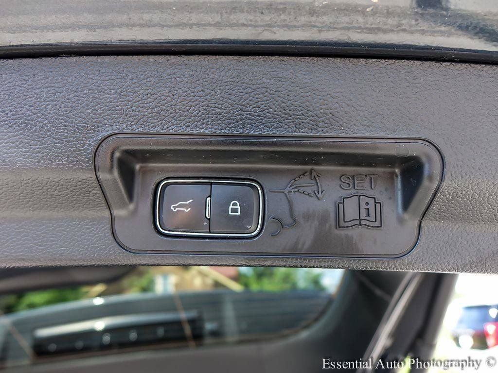 Used 2023 Ford Explorer XLT w/ Equipment Group 202A AWD/4WD image 26