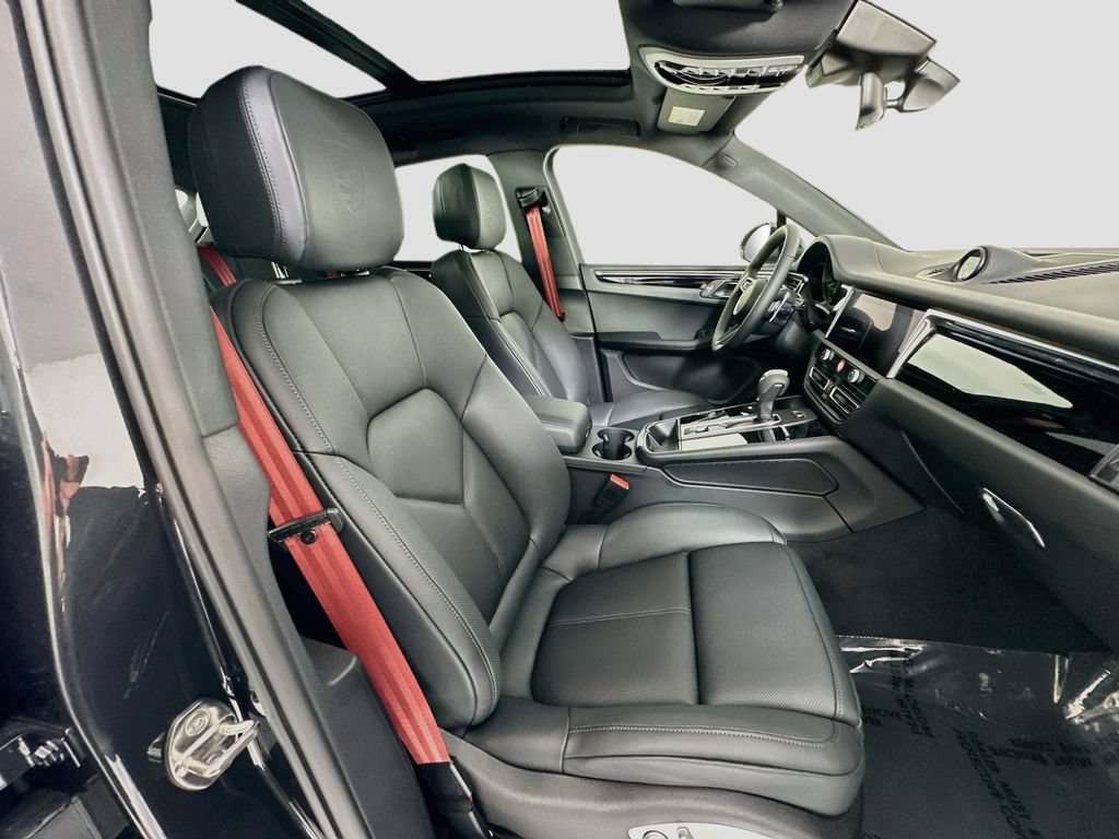 New 2026 Porsche Macan AWD/4WD image 30