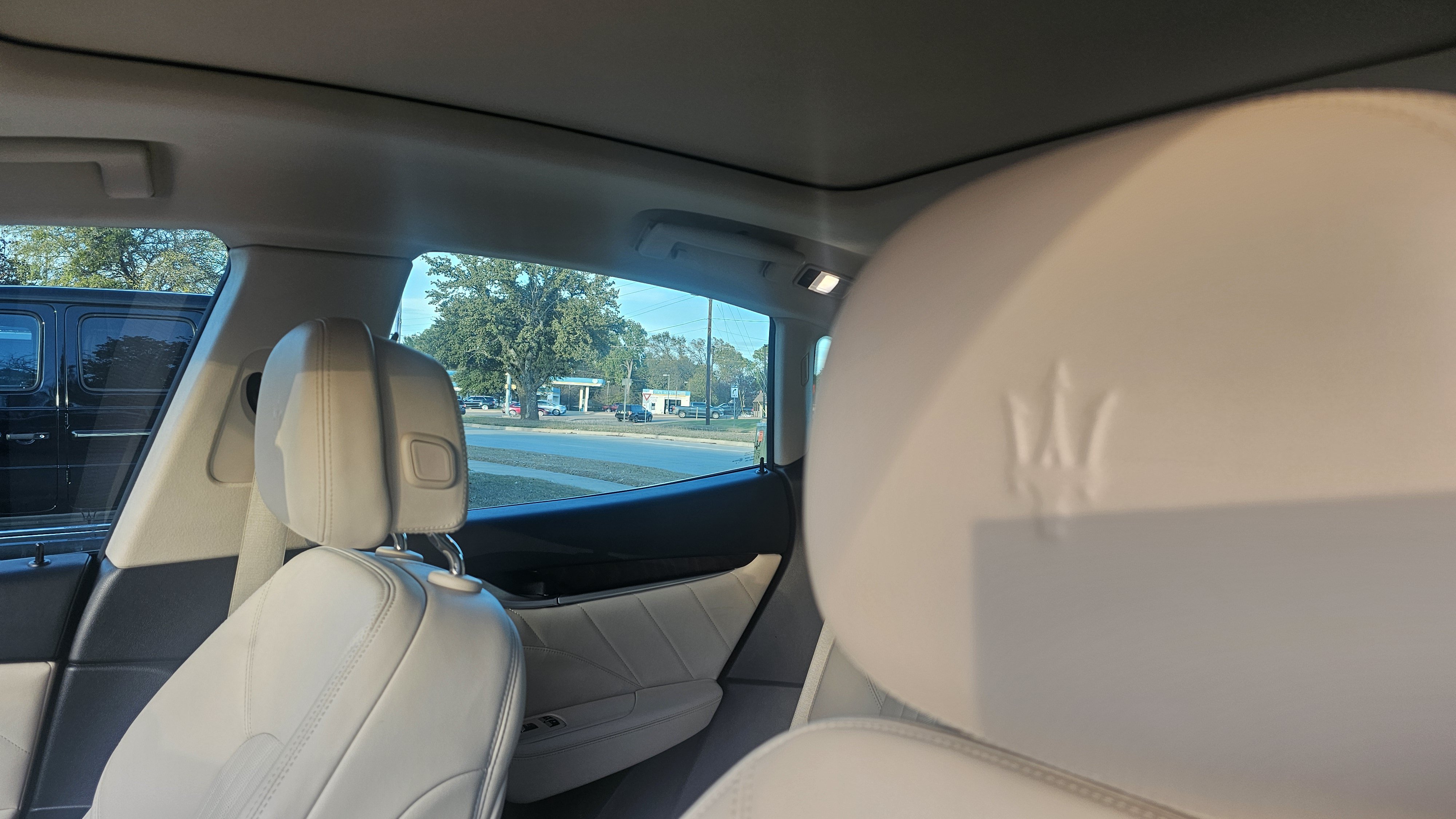 Used 2019 Maserati Levante GranLusso AWD/4WD image 32