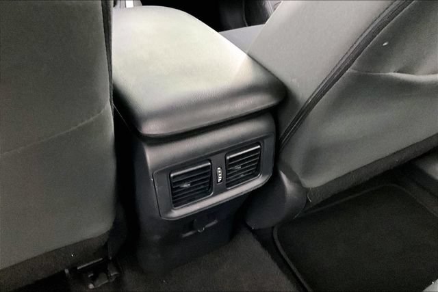 Used 2024 Toyota RAV4 LE AWD/4WD image 9