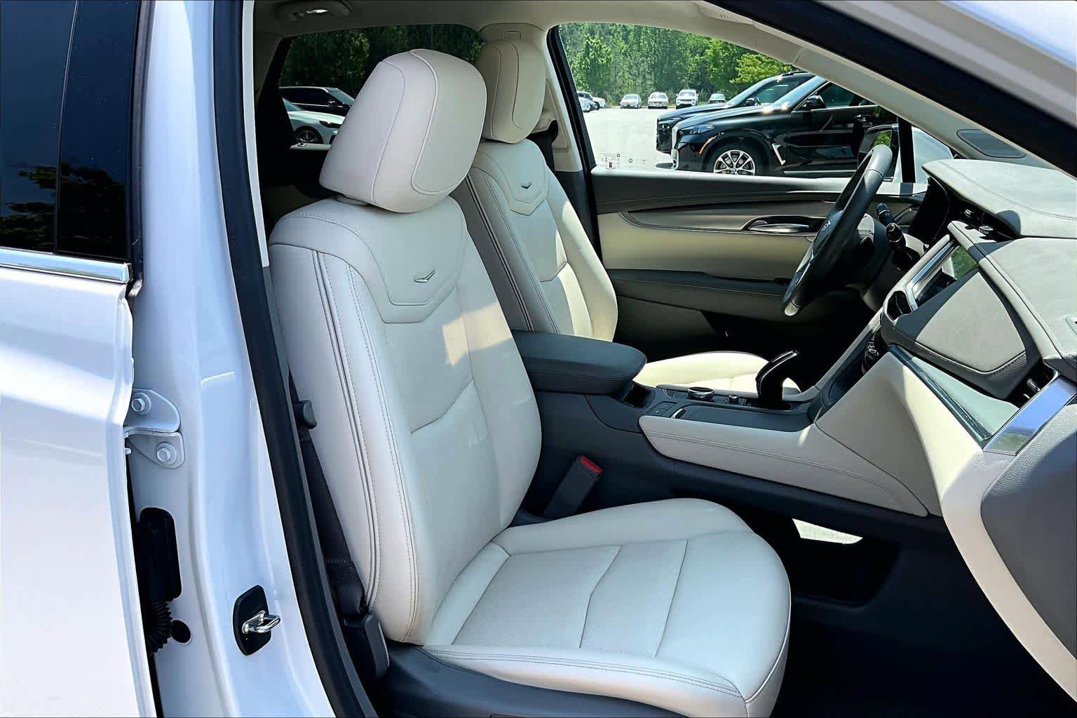 Used 2021 Cadillac XT5 Premium Luxury AWD/4WD image 8