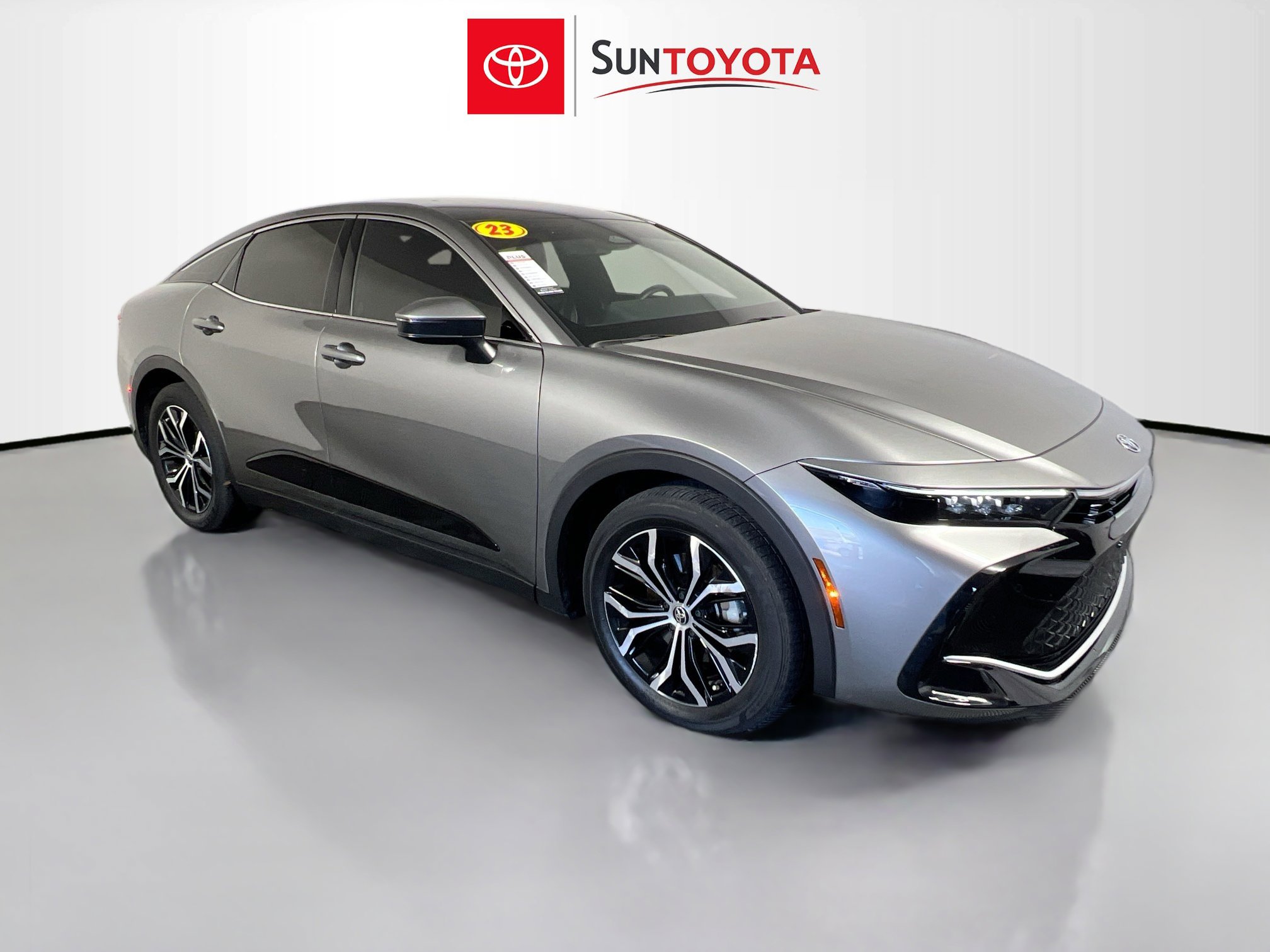 Used 2023 Toyota Crown Limited image 1