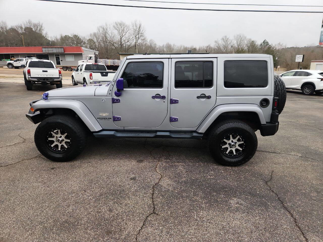 Used 2014 Jeep Wrangler Unlimited Sahara w/ Max Tow Package image 5