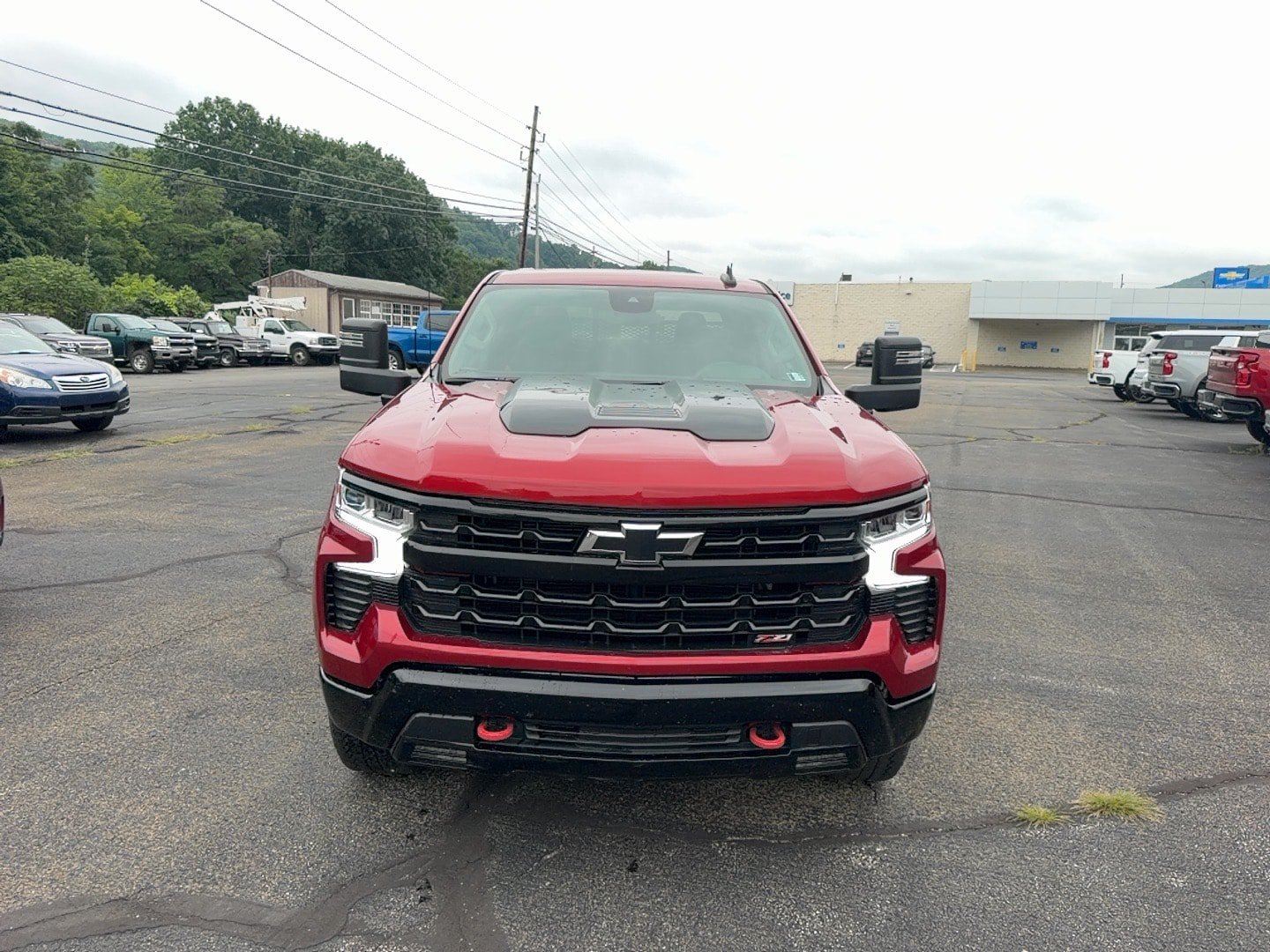 Used 2023 Chevrolet Silverado 1500 LT Trail Boss w/ Convenience Package II AWD/4WD image 2