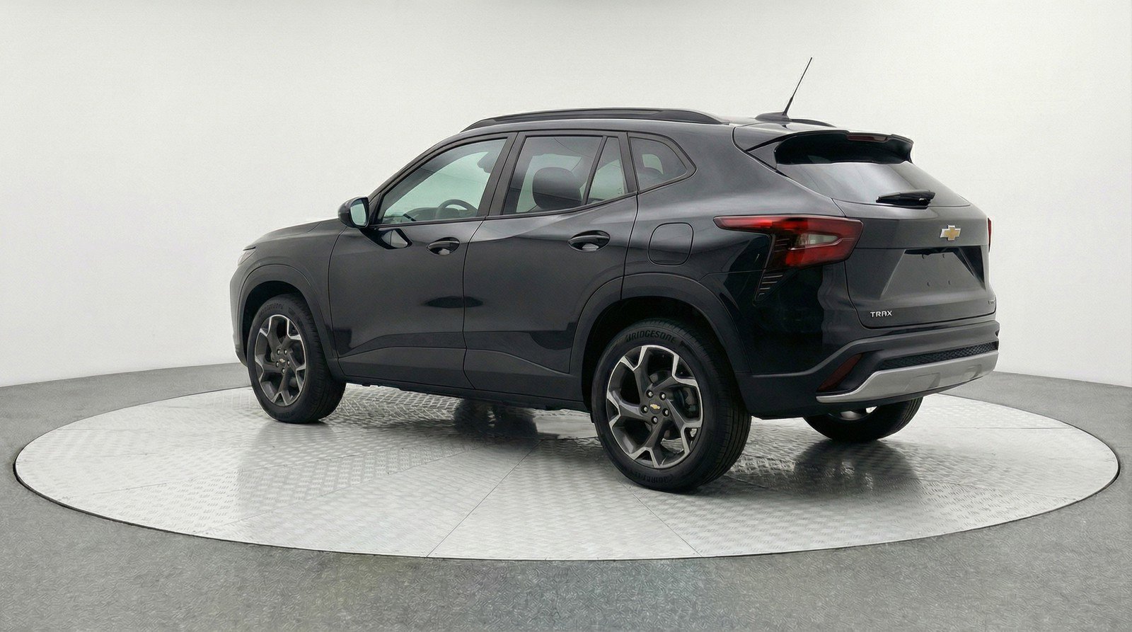 Used 2025 Chevrolet Trax LT image 6