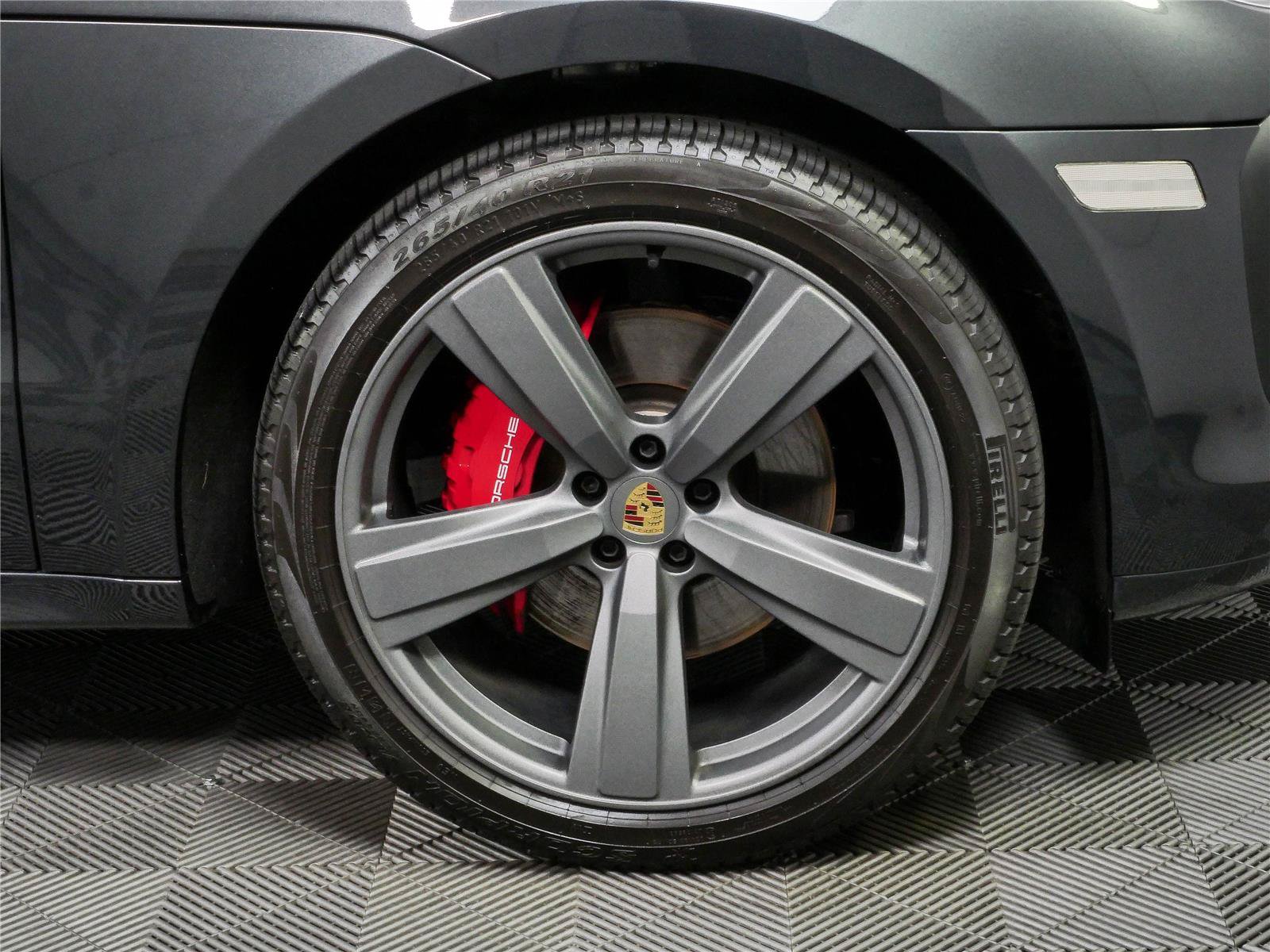 Used 2025 Porsche Macan S AWD/4WD image 40