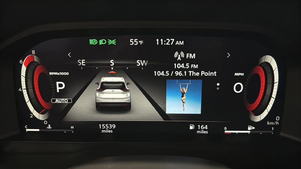 Used 2025 Nissan Rogue SL AWD/4WD image 15