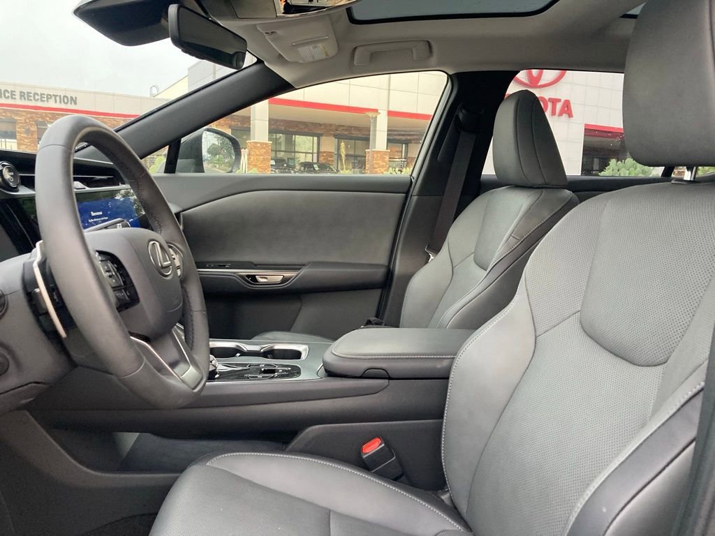 Used 2025 Lexus RZ 300e w/ Accessory Package (2T) FWD image 10