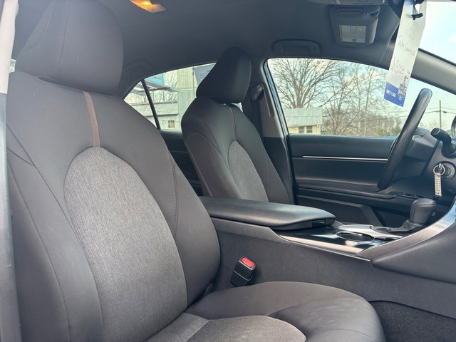 Used 2020 Toyota Camry LE FWD image 11