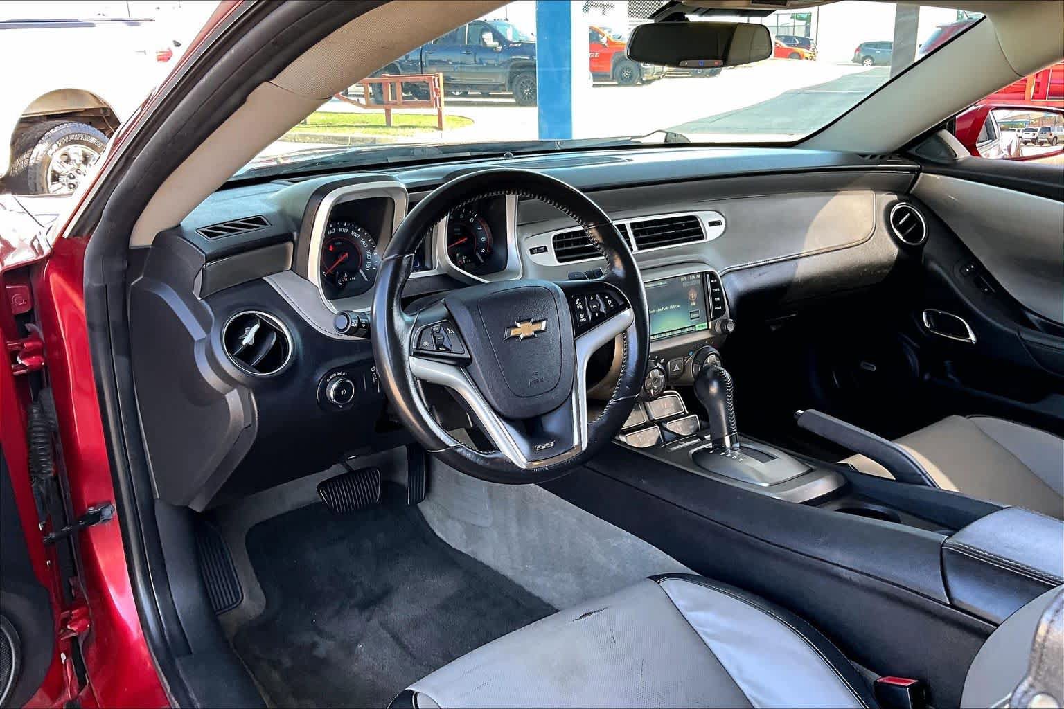 Used 2014 Chevrolet Camaro SS RWD image 18