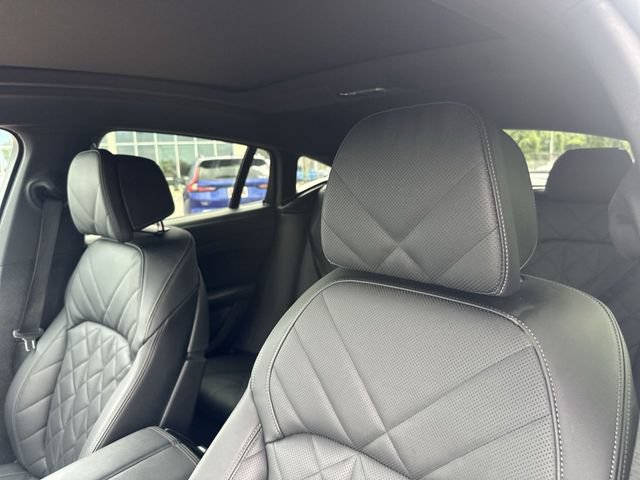 Used 2026 BMW X6 xDrive40i AWD/4WD image 14