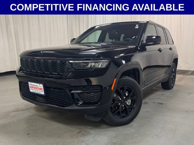 Used 2025 Jeep Grand Cherokee Altitude AWD/4WD image 9