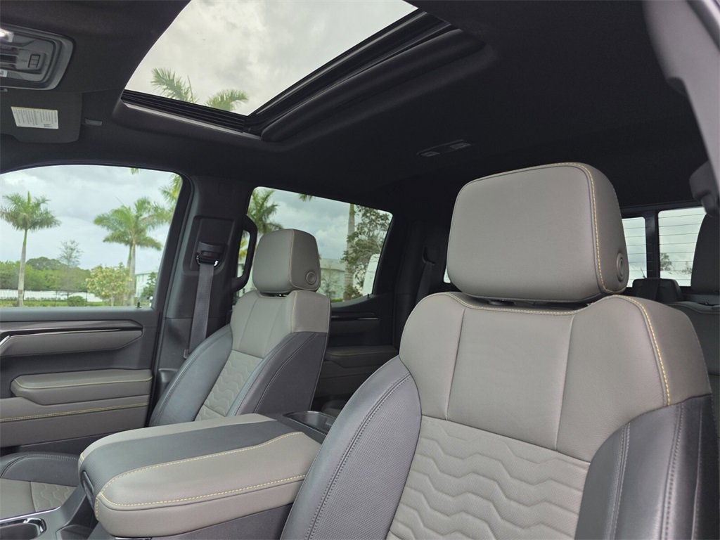 Used 2023 Chevrolet Silverado 1500 ZR2 w/ Technology Package image 21