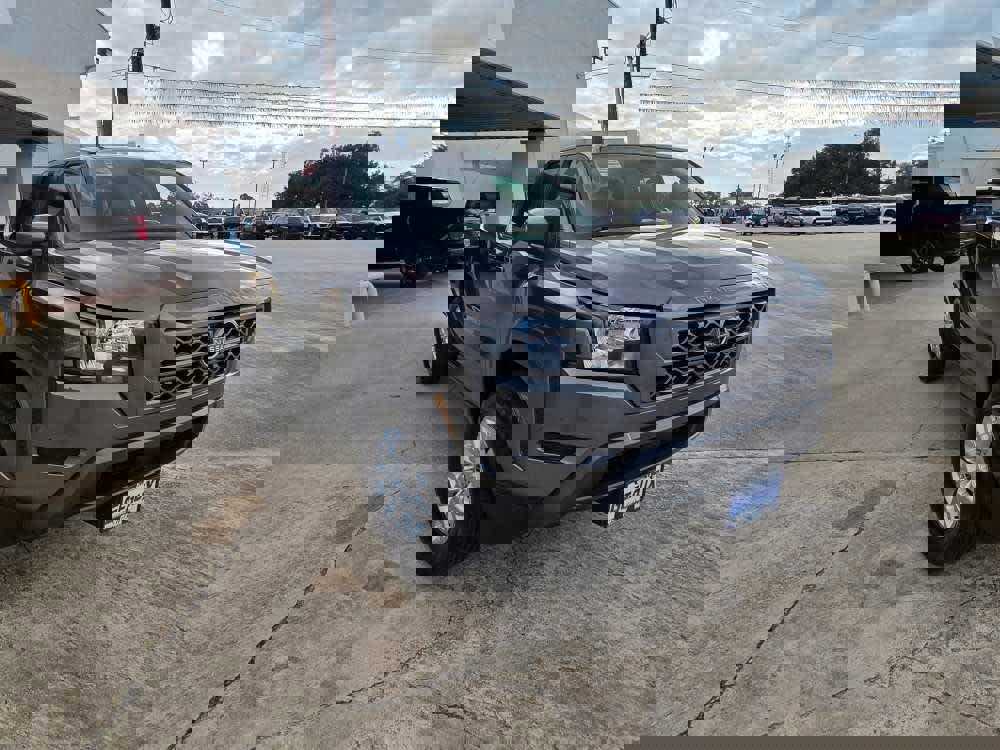 Used 2023 Nissan Frontier SV image 8