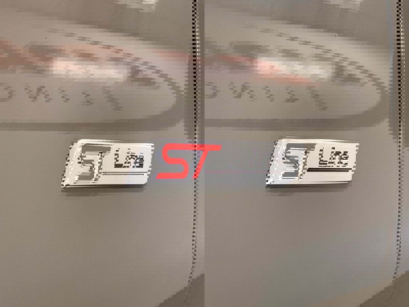 New 2026 Ford Explorer ST-Line w/ ST-Line Street Pack image 14